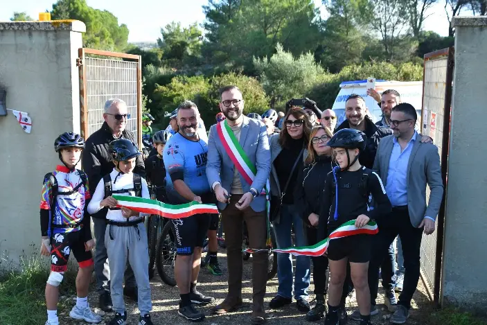 L'inaugurazione del parco a Uri (foto concessa)