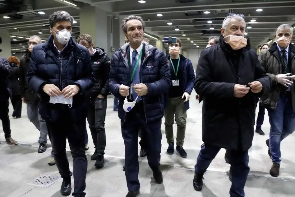 L'ispezione di Fontana alla Fiera Milano City (Ansa - Touati)
