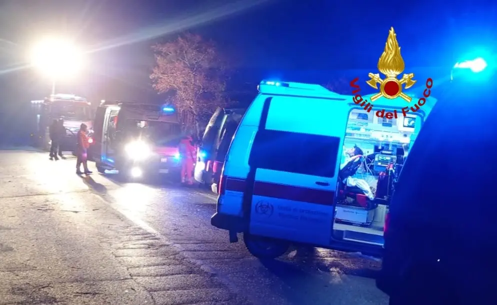 Le ambulanze sul luogo dell'incidente a Sant'Antonio di Gallura