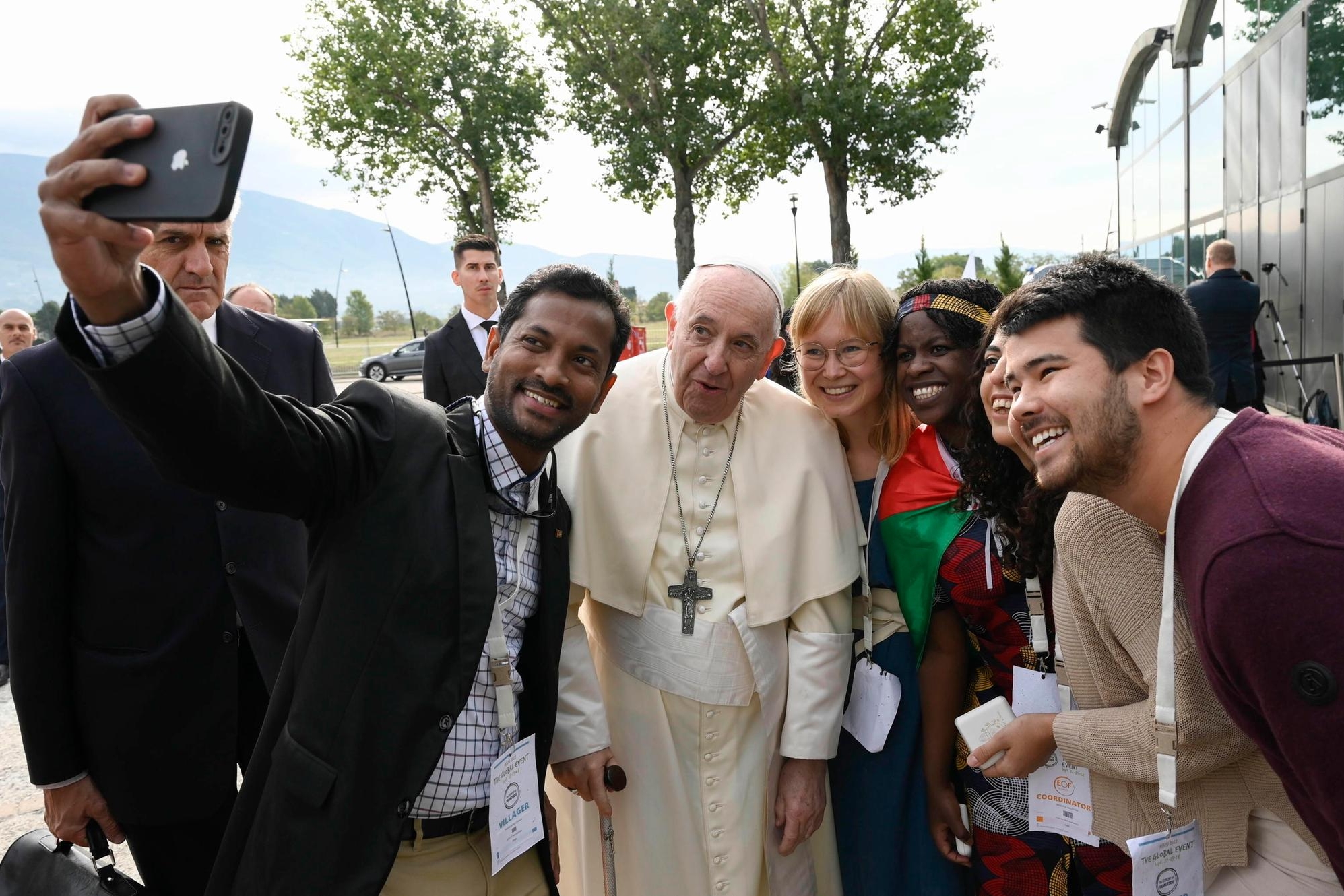 La nuova economia secondo il Papa: “Lavoro per tutti, diritti per le donne, rispetto per l’ambiente”