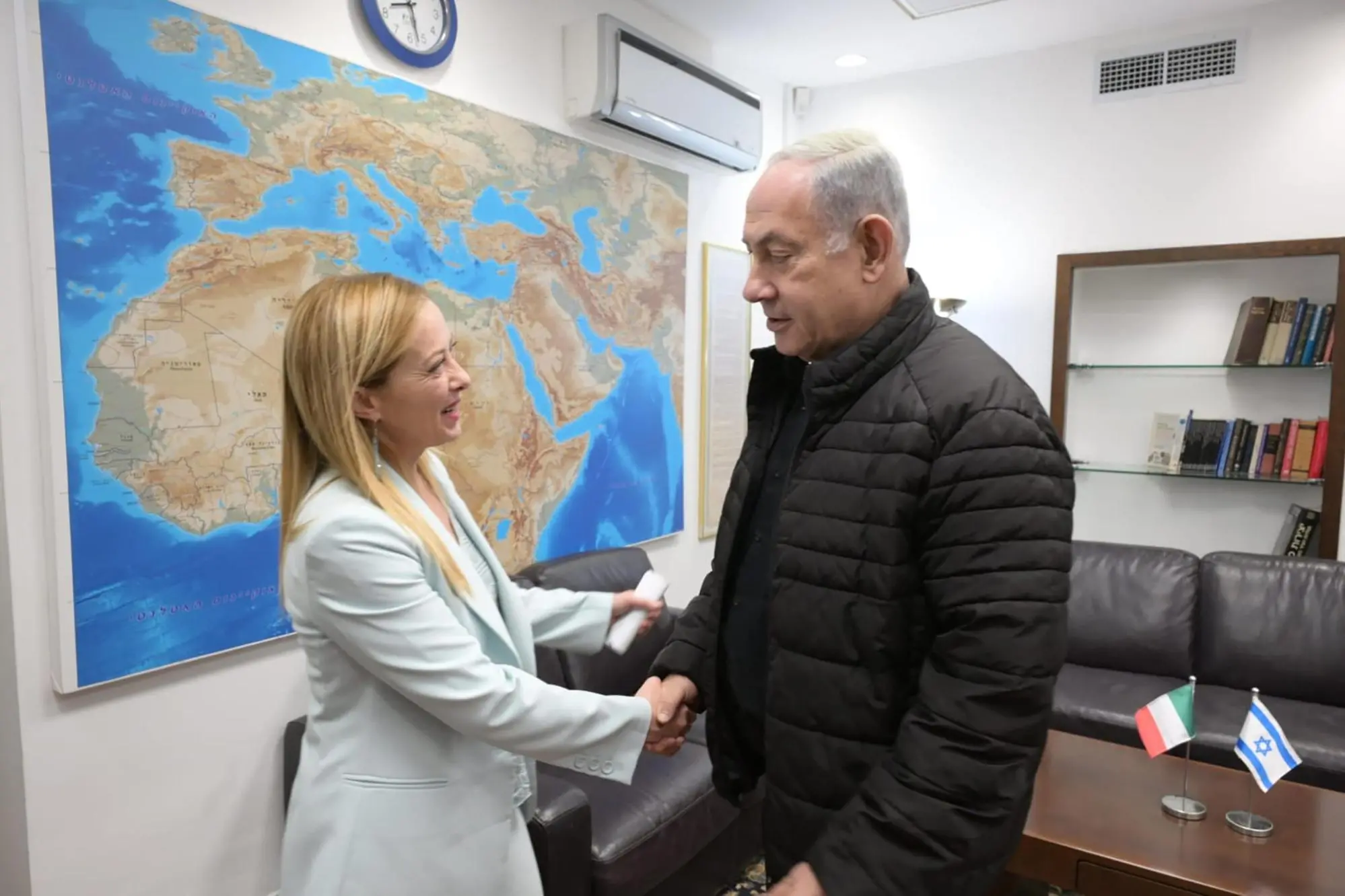 Giorgia Meloni e Benjamin Netanyahu (Ansa - Epa)