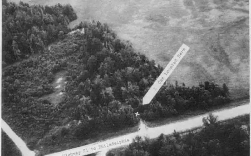 Il posto dove fu trovata l'auto dei tre sostenitori dei diritti degli afroamericani, uccisi dal Ku Klux Klan