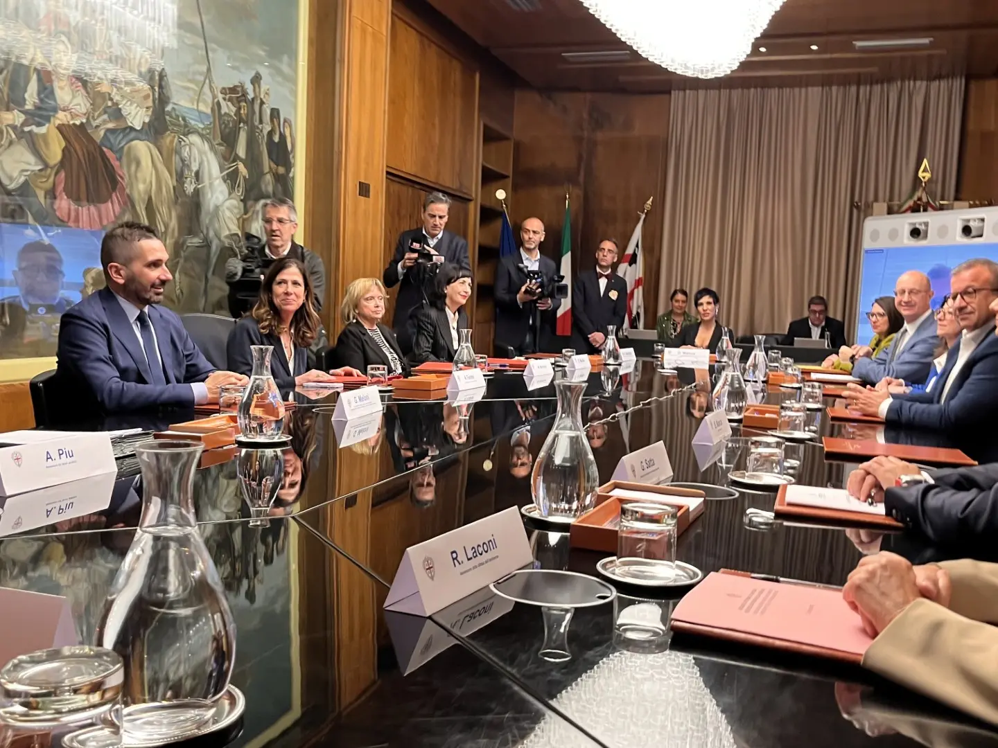 Pasticcio sanità, Todde spinge per le nomine. Il Pd: «No alla fretta», FI: «Commissariare la Sardegna» Giunta Todde