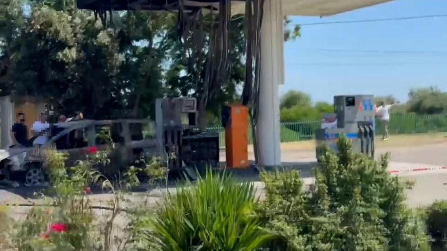 Braccianti bruciati vivi dai caporali, il sopravvissuto: «Per salvarmi ho sfondato il finestrino a testate»