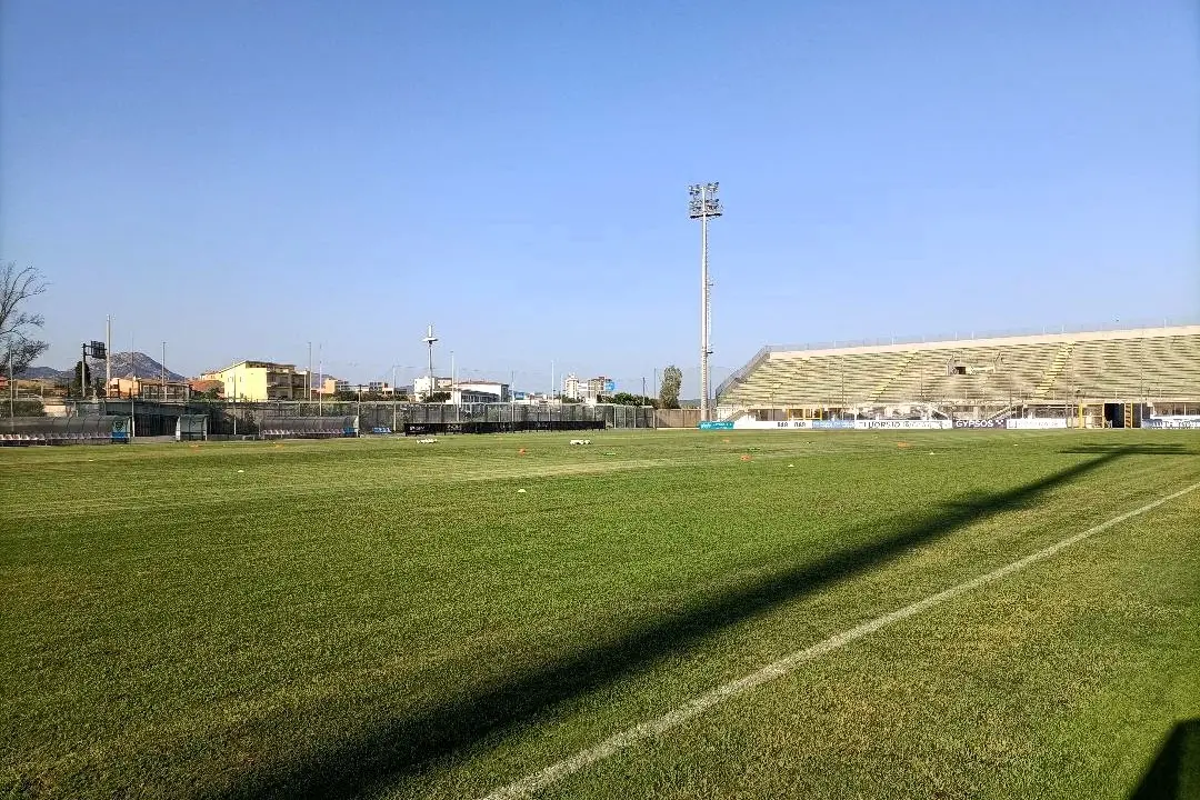 Uno scorcio del Nespoli che ospiterà Olbia-Ilva Maddalena (foto Ilenia Giagnoni)