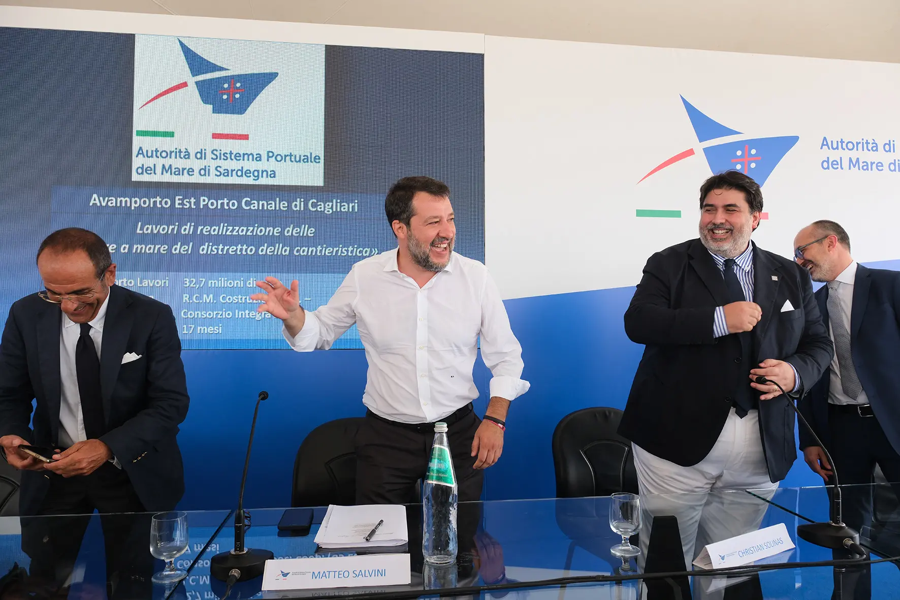 Salvini all'inaugurazione del disttetto nautico a Cagliari (foto Ungari)