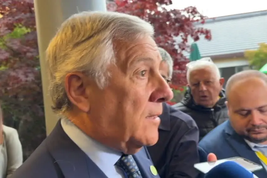 Tajani: non escludo interferenze Mosca in elezioni, intervenire prima