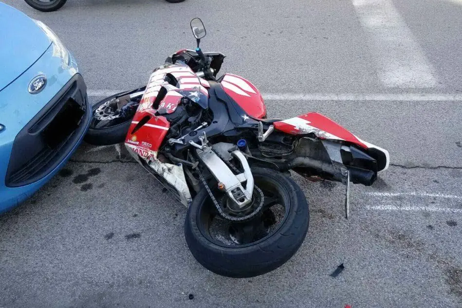 La moto dopo l'incidente
