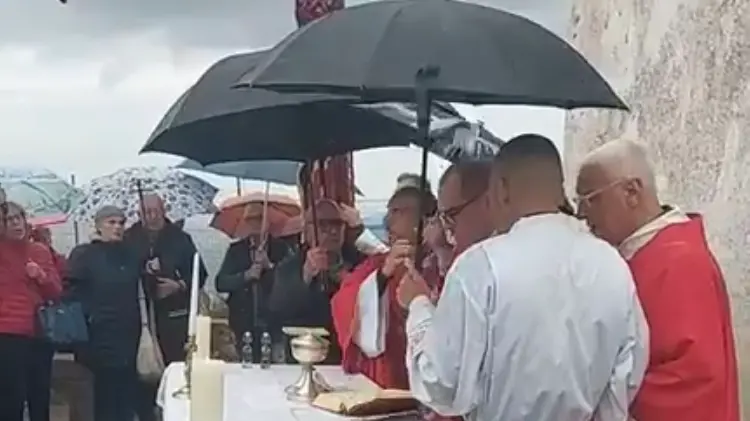 https://immagini.unionesarda.it/version/c:ZWFiYTIwNTQtN2ZiMy00:NGQzZWU0MjUtY2I3Yy00/image.webp?f=16:9