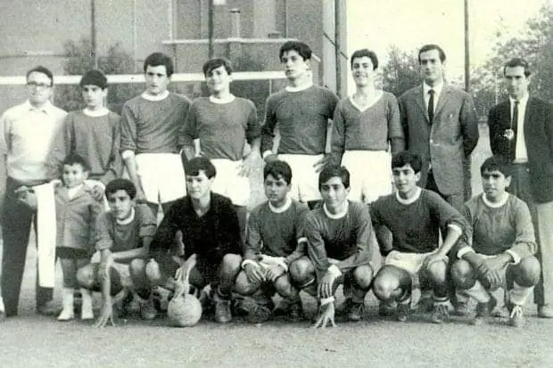 Claudio Ranieri (maglia nera) portiere del San Saba in una foto del 1967