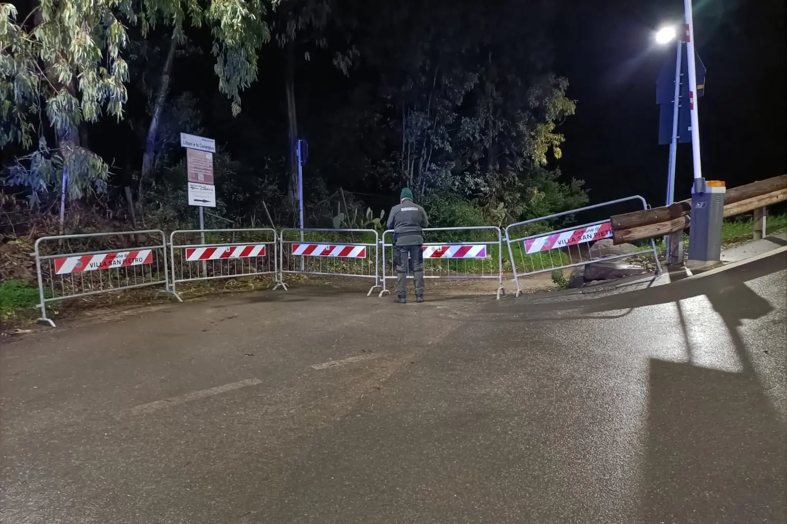 La strada per Lilloni chiusa (foto Murgana)