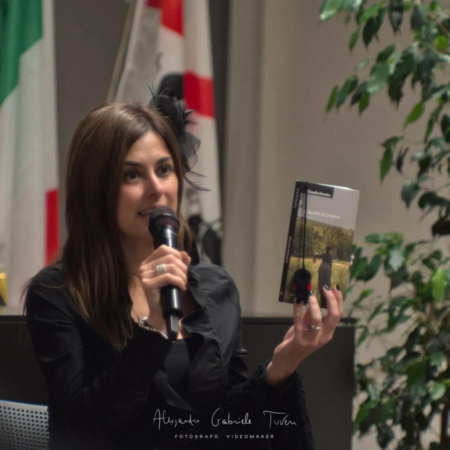 "Ritratti di Ombre", presentazione e reading venerdì a Cagliari