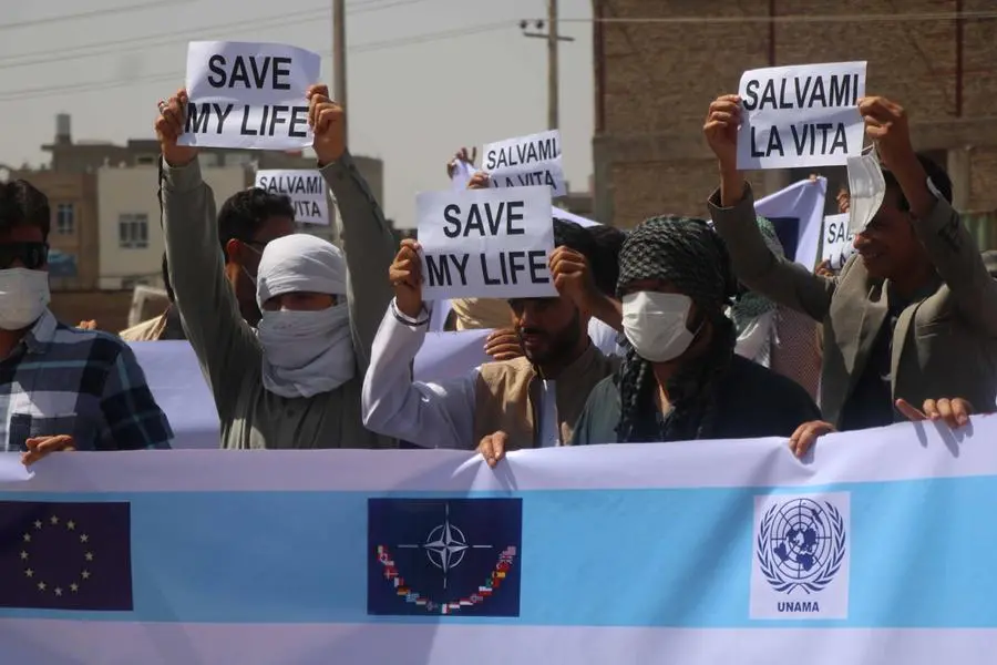 Manifestazioni in Afghanistan (foto Ansa/Epa)