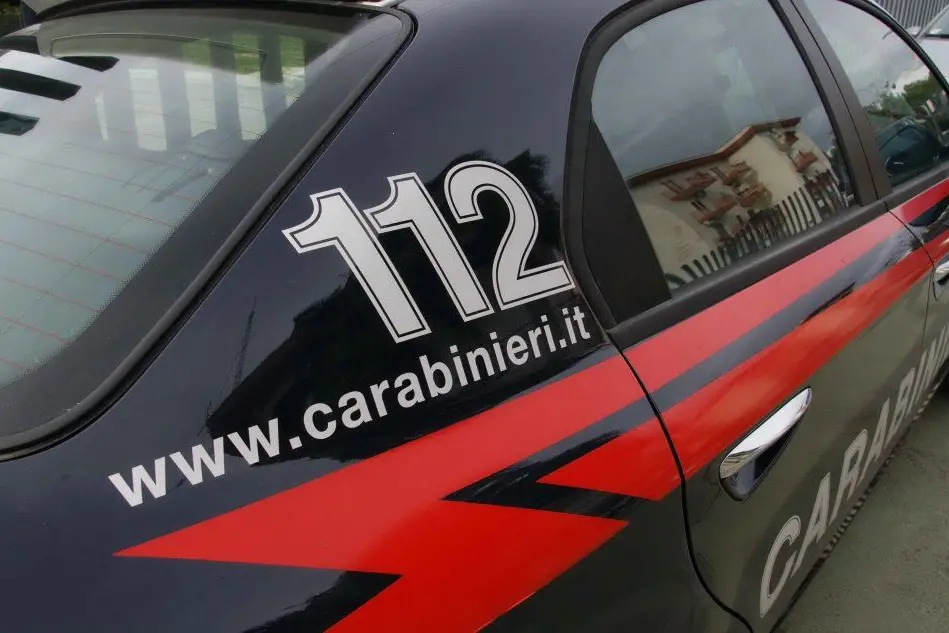 Un'auto dei carabinieri