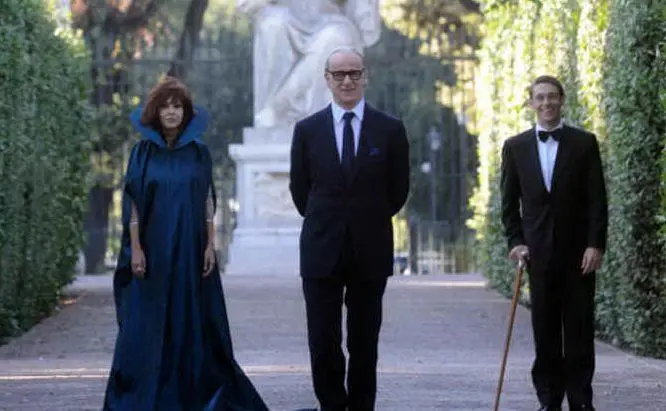 La pellicola narra le avventure dell'esperto giornalista, Jep Gambardella