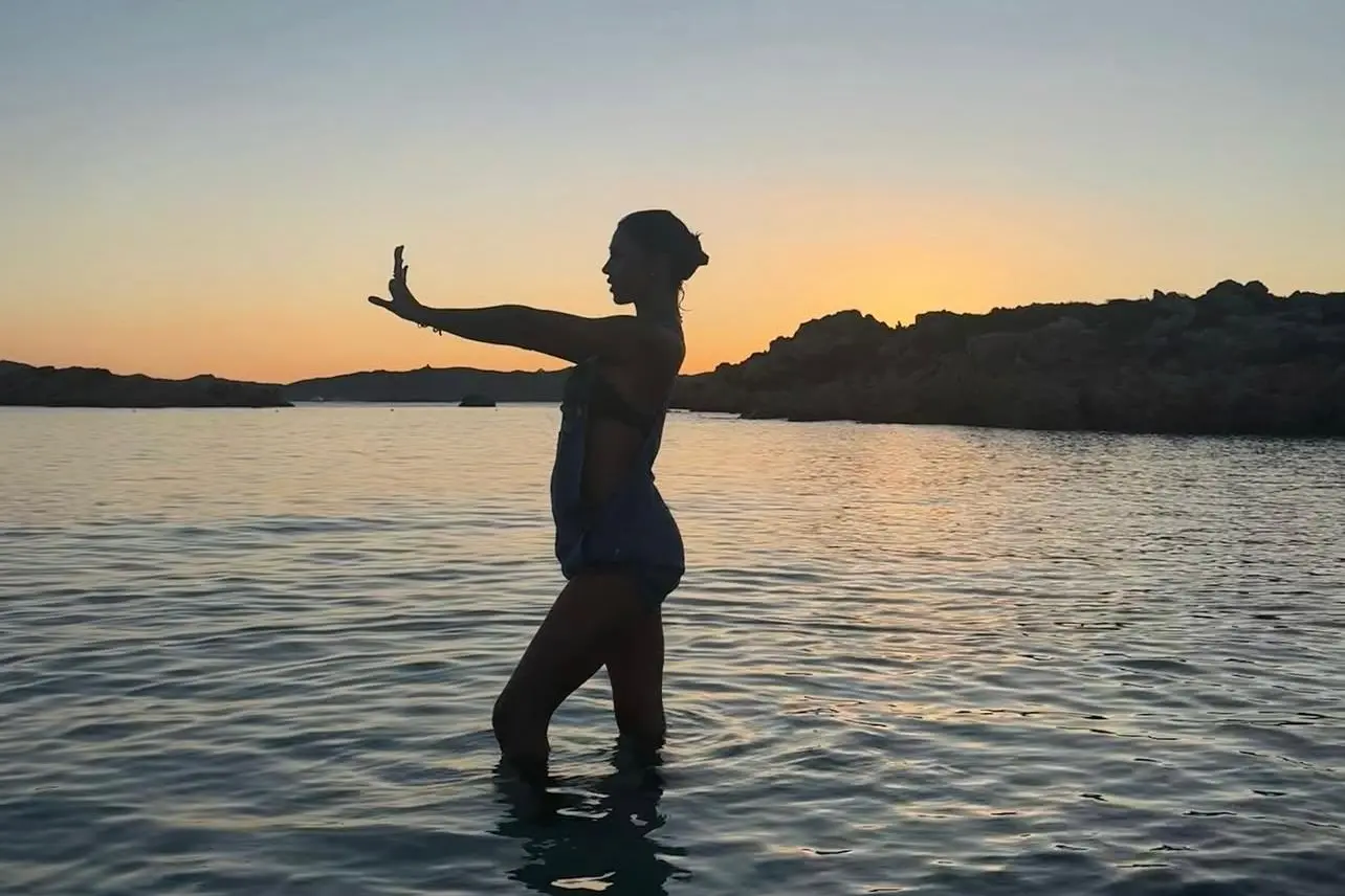 Belen Rodriguez in Sardegna (foto Instagram)