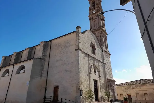 La chiesa parrocchiale di Santa Caterina a Mores (foto Caria)