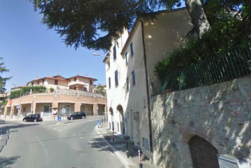 Siena, un 45enne sardo spara a un giovane e lo uccide per strada: arrestato