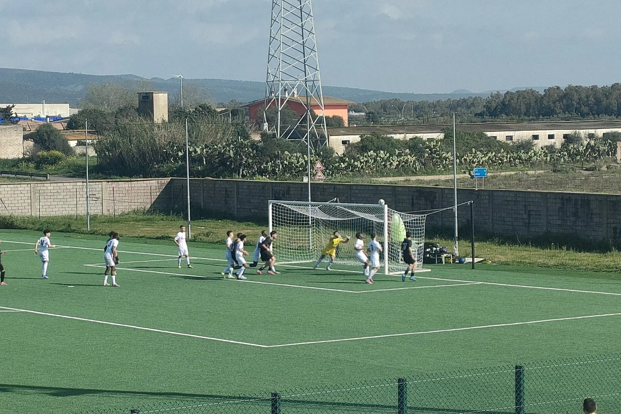 Il secondo gol del Terralba con Alessandro Lasi (33 anni) contro l'Ovodda (foto di Giacomo Pala)