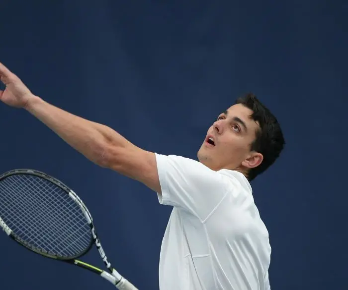 Matteo sui campi da tennis (foto L'Unione Sarda)