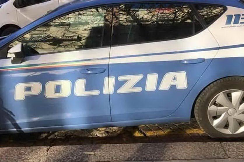 Beccato al ristorante con le mani in cassa: arrestato 17enne a Cagliari