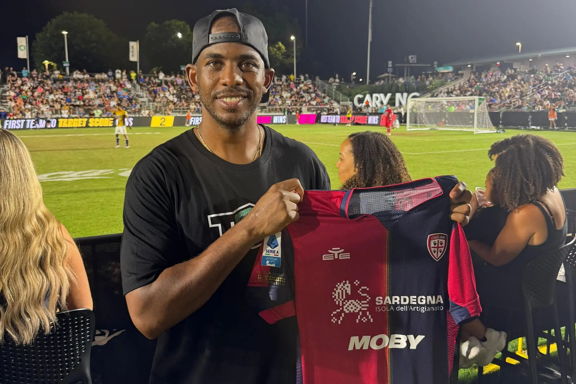 Chris Paul con la maglia del Cagliari