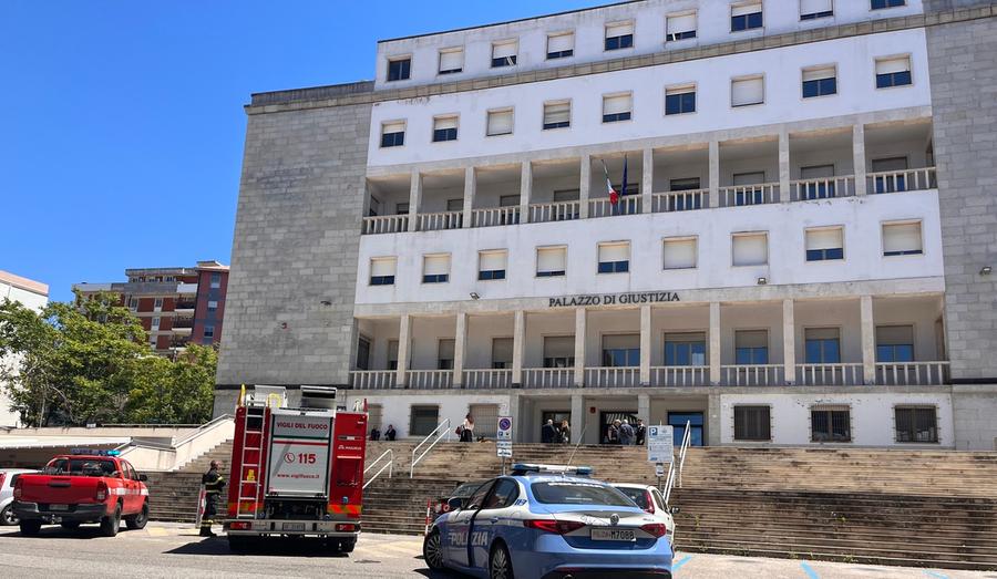 Allarme incendio: evacuato un piano del tribunale