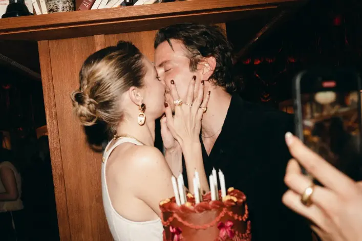 Gigi Hadid e Bradley Cooper (foto Instagram)
