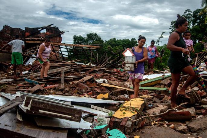 Brasile flagellato dalle inondazioni, una ventina di morti e decine di migliaia di sfollati