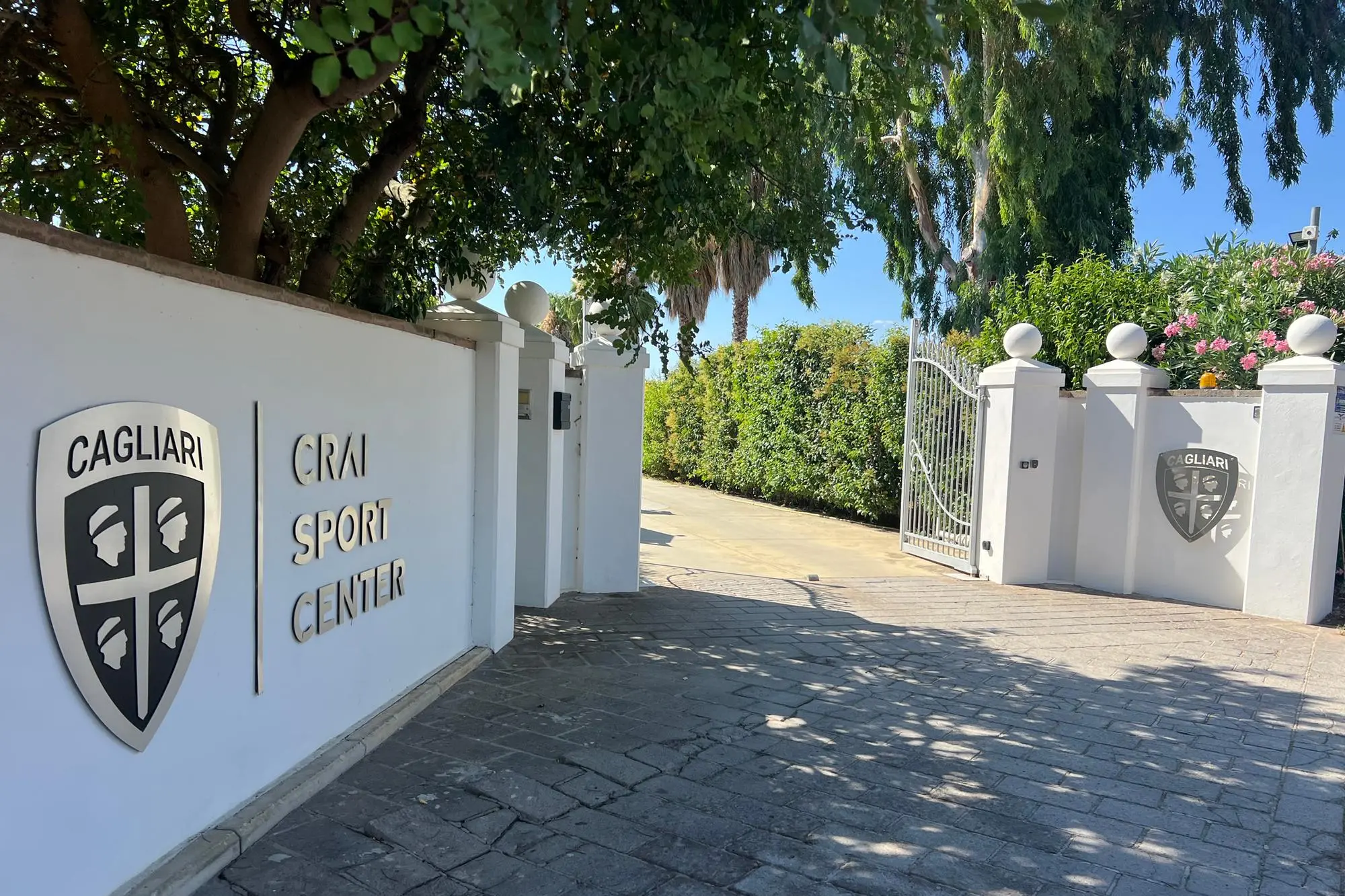 L'ingresso del Crai Sport Center di Assemini, centro sportivo del Cagliari (foto Gaggini)