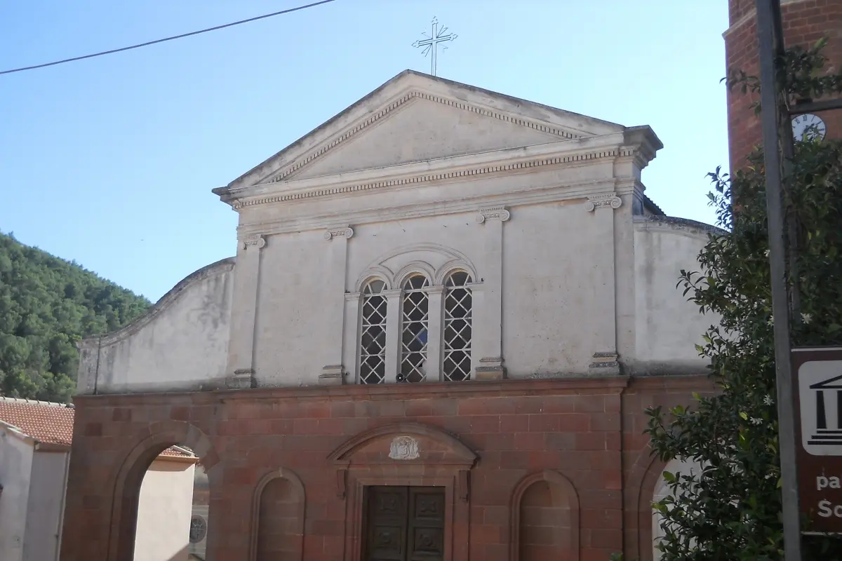 La Chiesa di San Lorenzo a Banari (foto Antonio Caria)