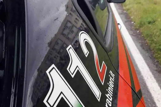 Sul caso indagano i carabinieri (Ansa)