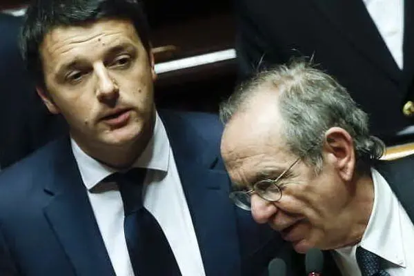 Il premier Renzi con il ministro dell'Economia Padoan