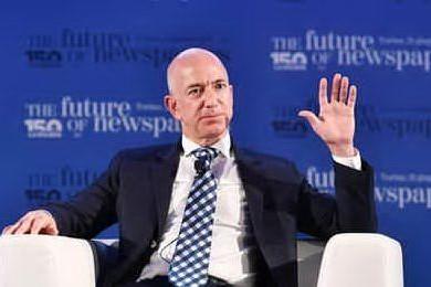 Un tabloid ha pagato 200mila dollari per avere foto hot di Bezos