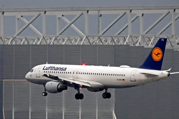 Un aereo Lufthansa (Ansa)