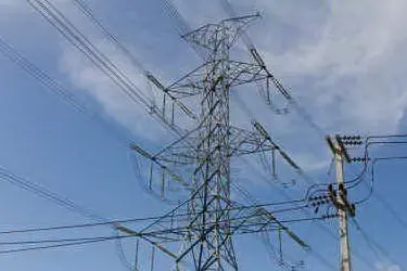 UN TRALICCIO DELL'ALTA TENSIONE - FOTO SIMBOLO