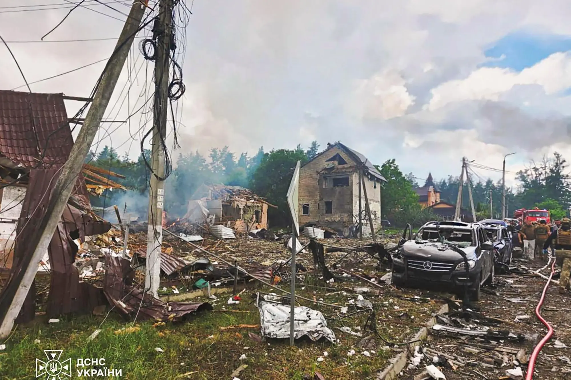 epa13130387 A handout photo made available by the State Emergency Service shows Ukrainian rescuers working at the site of a Russian missile strike in Kyiv's region, Ukraine, 24 July 2026, amid the ongoing Russian invasion. According to a report by the National Police of Ukraine, at least six people died and dozens were injured in the Russian missile attack. EPA/STATE EMERGENCY SERVICE / HANDOUT HANDOUT EDITORIAL USE ONLY/NO SALES