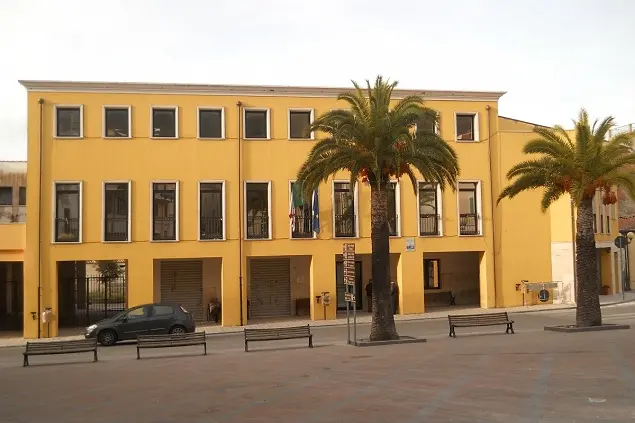 Il municipio di Bonorva (foto Antonio Caria)