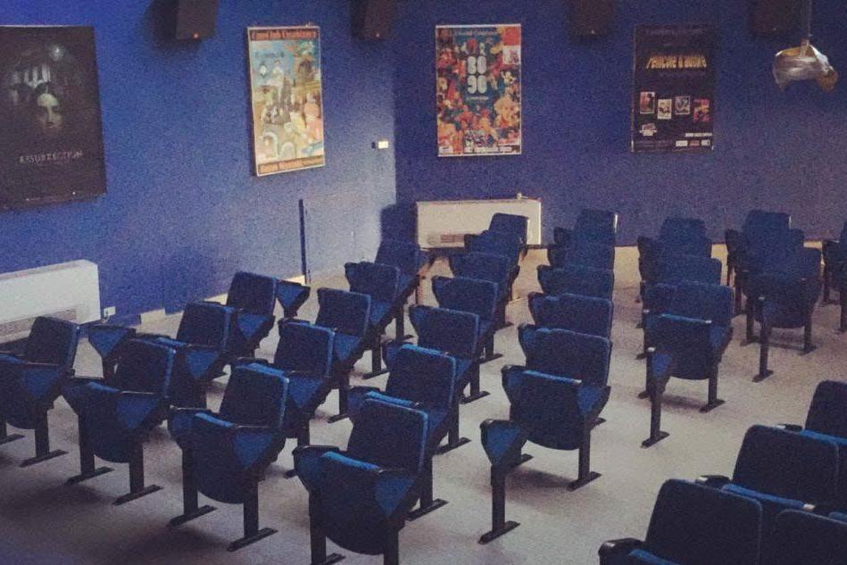 La sala del cineclub di Ossi (foto Tellini)