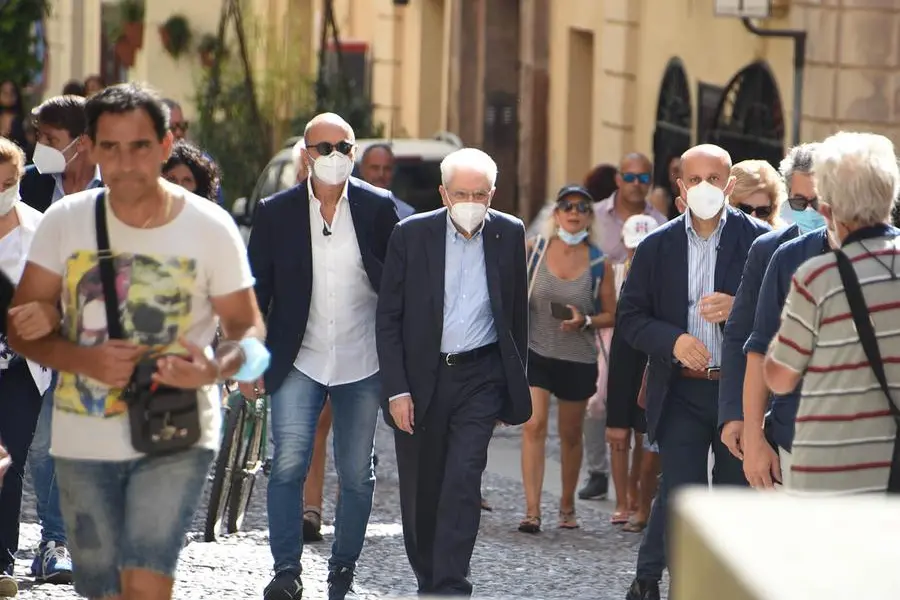 Il presidente della Repubblica Sergio Mattarella nella cattedrale di Santa Maria ad Alghero (foto L'Unione Sarda - Calvi)