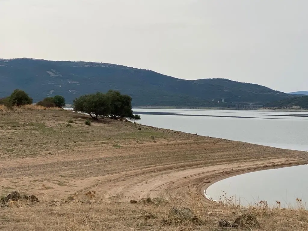 Una panoramica del lago Omodeo (forto concessa)