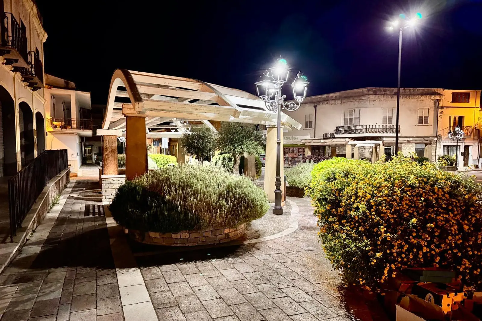 Nuove luci in piazza Sant'Antonio a Senorbì