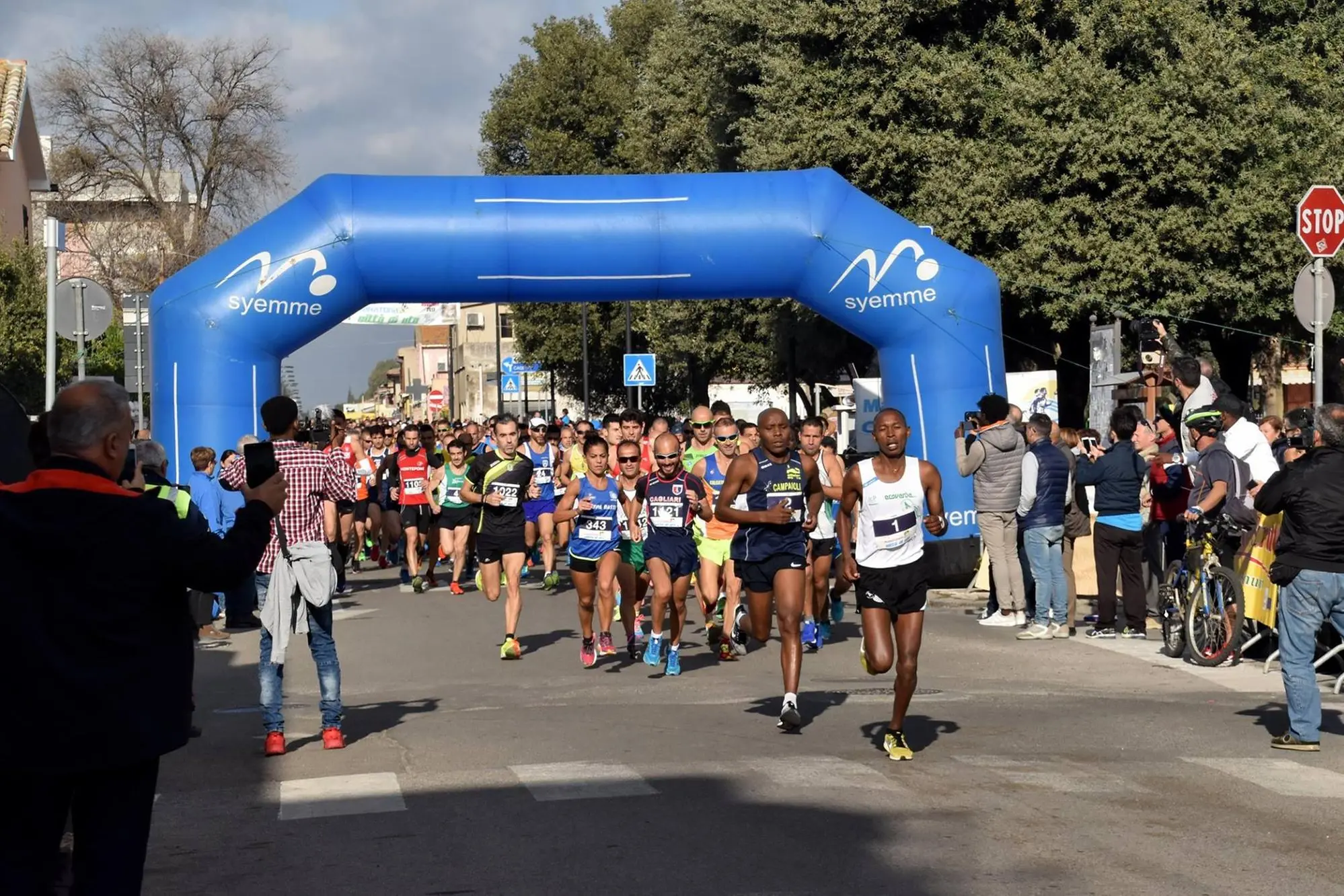 La partenza di una delle precedenti edizioni della ''Maratonina Città di Uta'' (foto concessa da Nicola Melis)