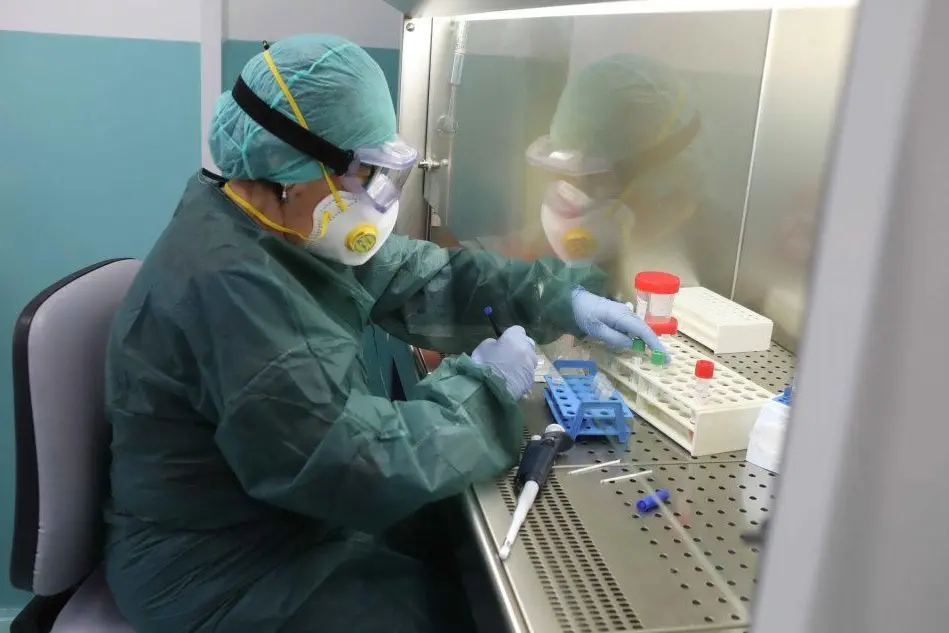 Un laboratorio (Archivio L'Unione Sarda)