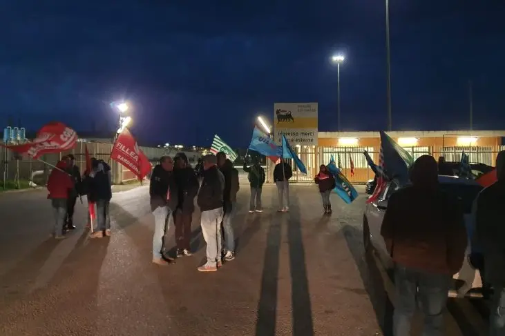 Lo sciopero a Porto Torres (L'Unione Sarda - Pala)