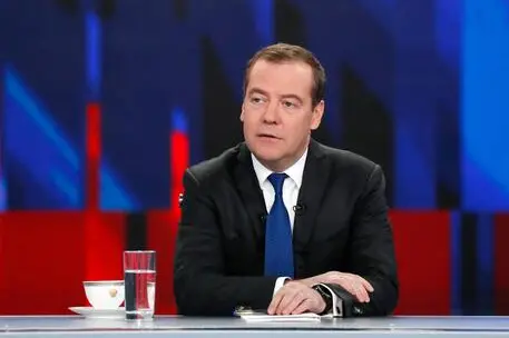 epa08046111 Russian Prime Minister Dmitry Medvedev attends an annual televised interview with Russian TV channels during a program 'Conversation with Dmitry Medvedev' to sum up the results of government's work over the year at the Ostankino TV Center in Moscow, Russia, 05 December 2019. EPA/DMITRY ASTAKHOV / SPUTNIK / GOVERNMENT PRESS SERVICE POOL MANDATORY CREDIT