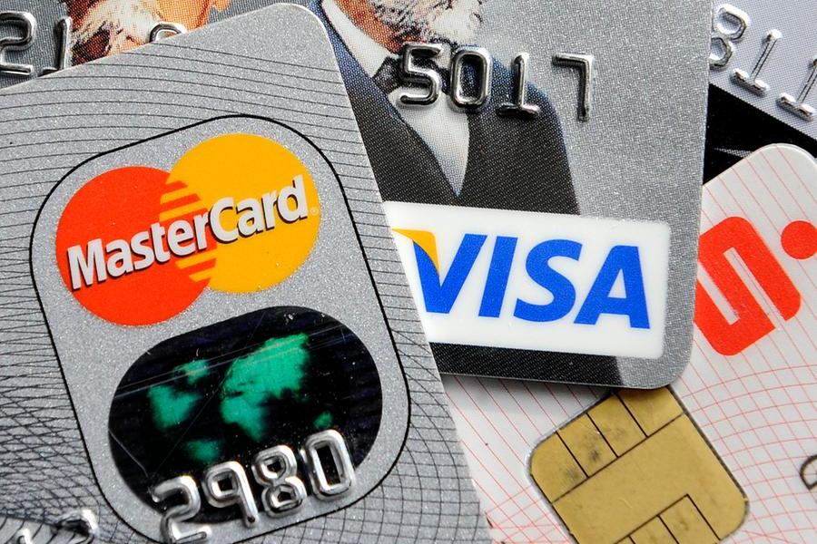 I soldi in una tessera di plastica: come scegliere la carta di credito
