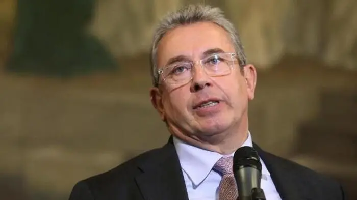 https://immagini.unionesarda.it/version/c:ZWQ2MDdiNTAtNTBkZC00:ZGYyYjkxODctMGY1Yi00/image.webp?f=16:9