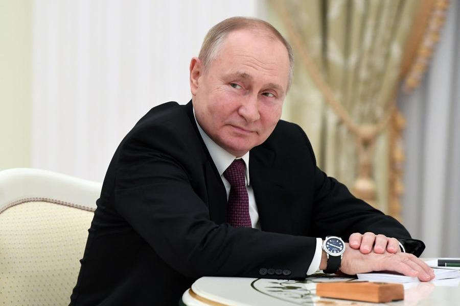 Ucraina, Putin: “La Russia non vuole la guerra”. Ma per Biden “un attacco resta sempre possibile”