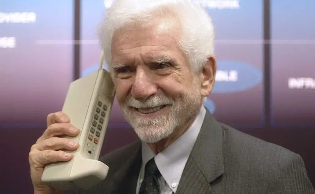 #AccaddeOggi: 3 aprile 1973, la prima chiamata con un telefono cellulare